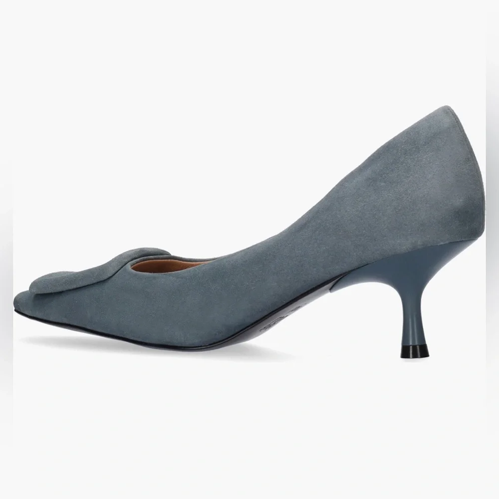 Bibi Lou
Poznan Buckle
Pump with Square Buckle - Picture 6 of 7